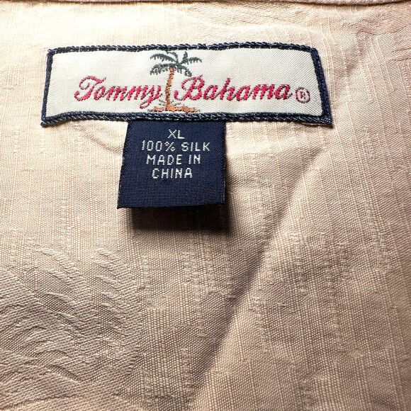 Tommy Bahama 100% Silk Button Up Shirt Men's Size XL Beige Palm Trees Beach Surf - Picture 5 of 5